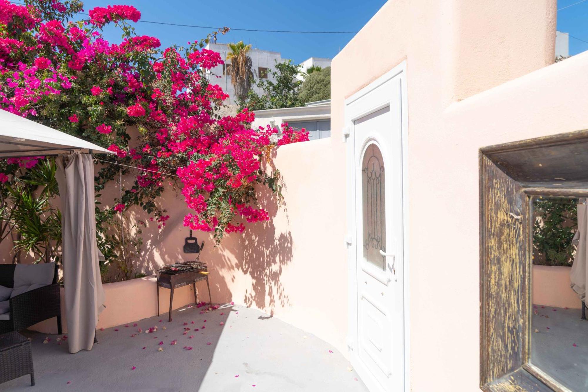 Santorini Oasis- Cave House Villa Fira  Exterior foto