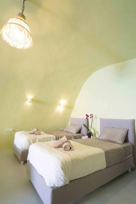 Santorini Oasis- Cave House Villa Fira  Exterior foto