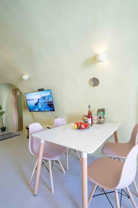 Santorini Oasis- Cave House Villa Fira  Exterior foto