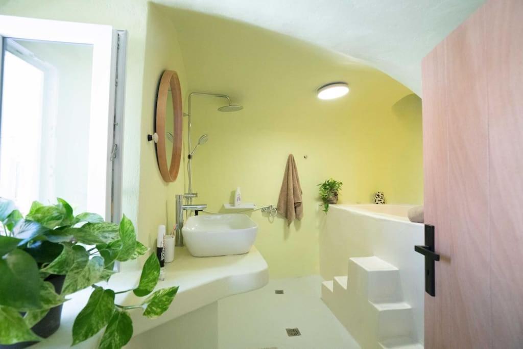 Santorini Oasis- Cave House Villa Fira  Exterior foto
