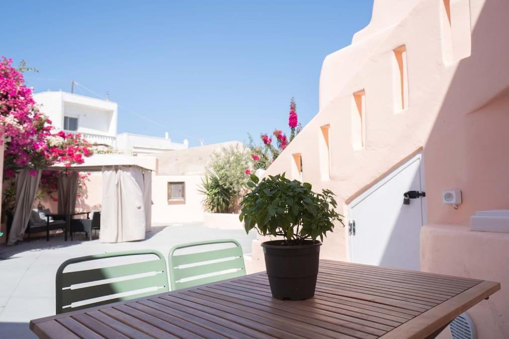 Santorini Oasis- Cave House Villa Fira  Exterior foto