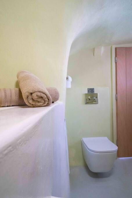 Santorini Oasis- Cave House Villa Fira  Exterior foto